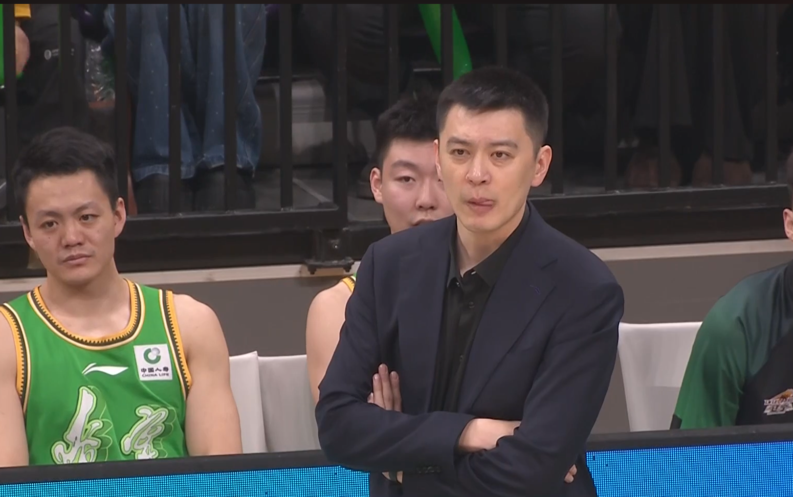 辽宁队官宣：杨鸣返回沈阳，身体不适辞职 助教代理主教练之职